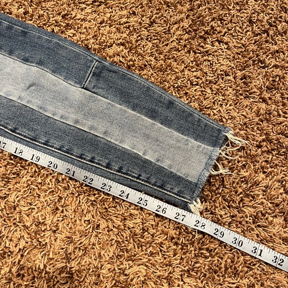 Blank NYC The Reade Crop Patchwork Raw Hem Jeans - Picture 11 of 11